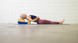 Stephanie Tencer - Stephanie's Pick-Me-Up Practice (10 mins) - Level 1