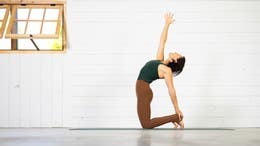 Lydia Zamorano - Unlock the Upper Back (40 mins) - Level 2