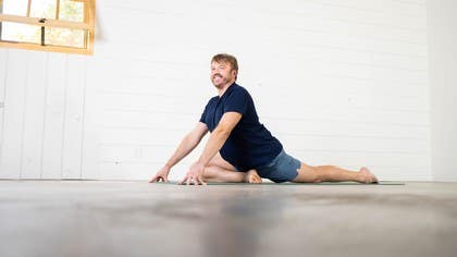 30-Minute Yoga Flows: Fluid Hips<br>Justin Randolph